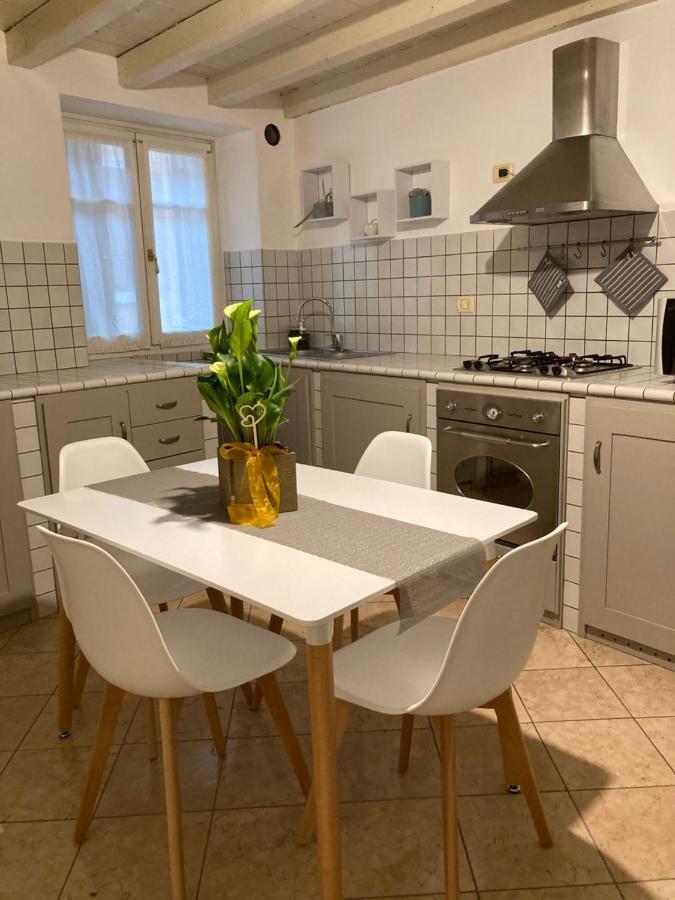 Casapiedicastello Apartment Castelnuovo del Garda Bagian luar foto