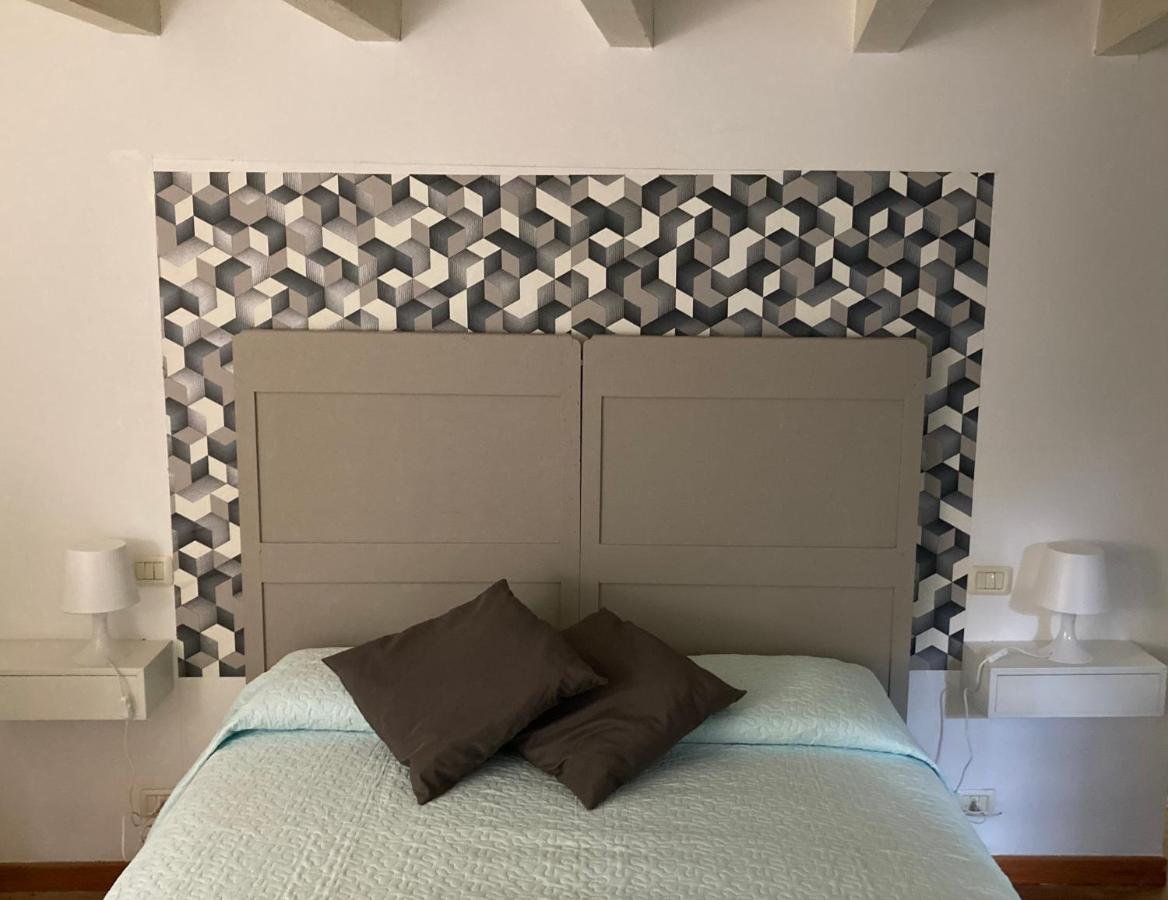 Casapiedicastello Apartment Castelnuovo del Garda Bagian luar foto